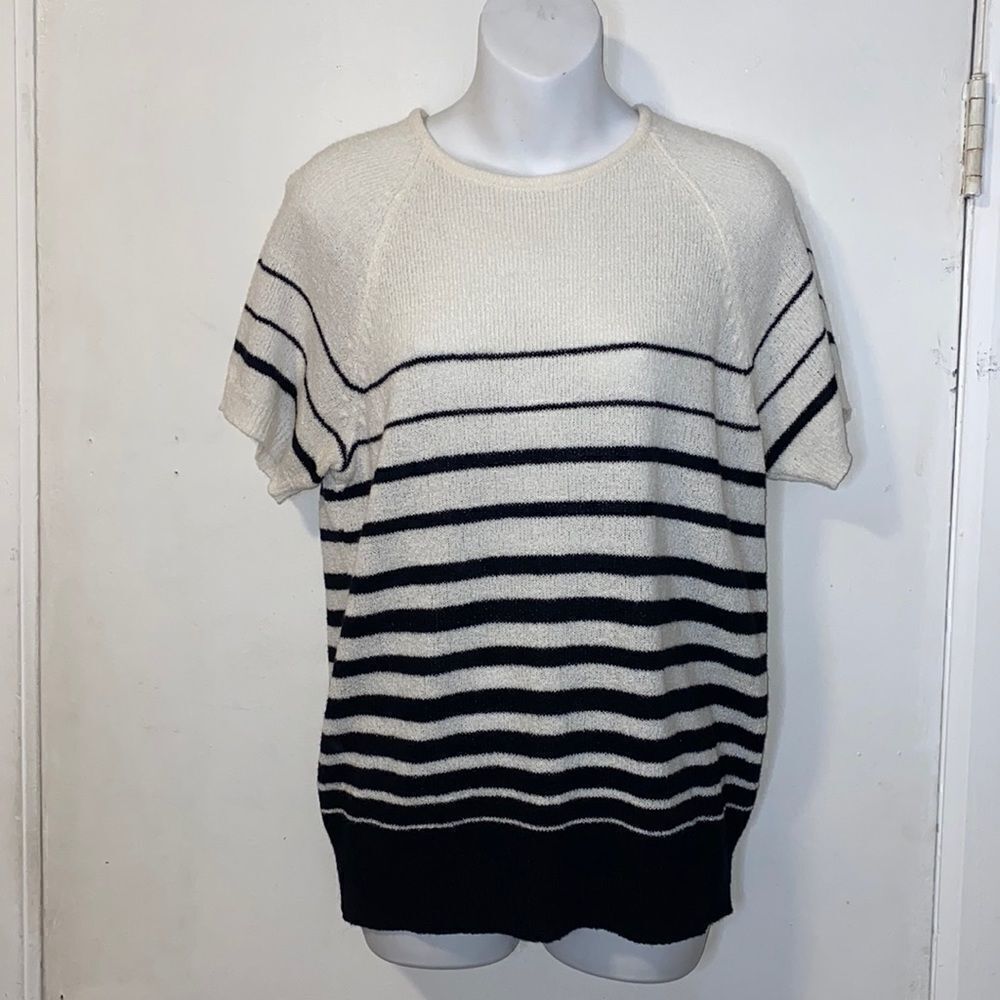 CAROLYN TAYLOR For By Design White with Black Stripe Short-sleeve Sweater-M
